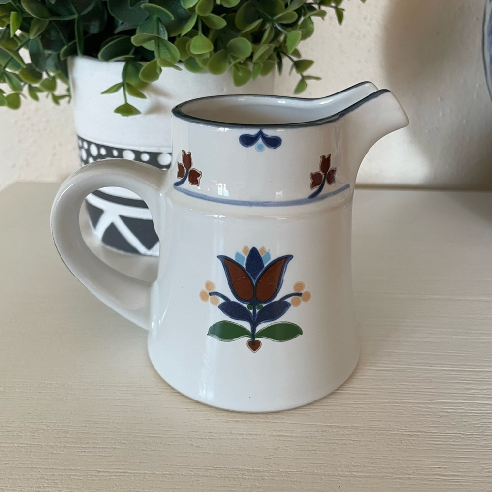 Vintage Ceramic Floral Knickerbocker Creamer by NORITAKE